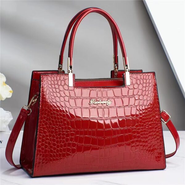 Crocodile Pattern Middle-aged Women's Shoulder Handbag - Image 4